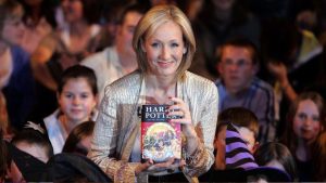 Biografi J.K. Rowling: Penulis Novel Harry Potter yang Sukses Mendunia