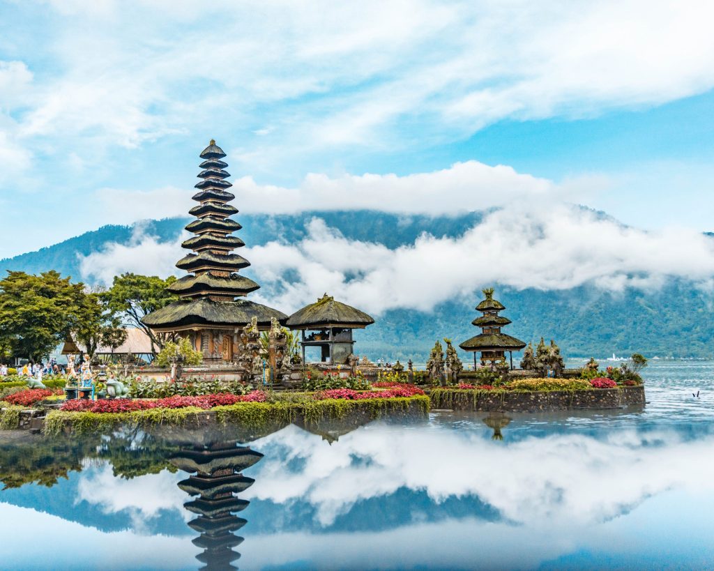 Menjelajahi Surga Tropis Bali: Pesona Wisata yang Tak Tertandingi