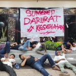 Buntut Kadinkes Tidak Tegas, Garda Raya Segel Gedung Pemkab Sumenep