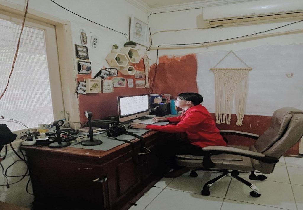 Mahasiswa Universitas 17 Agustus Surabaya (UNTAG) Unjuk Skill di Salah Satu Vendor Fotografi di Gresik