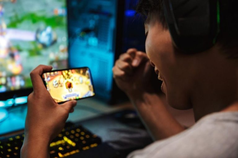 Ilustrasi bermain game. (Foto: Dok. Istimewa)
