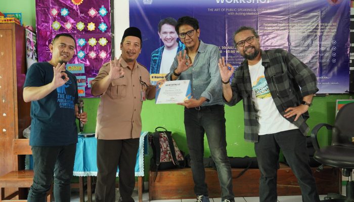 Jika Guru Tak Bisa Berbicara, Siapa yang Akan Menggerakkan Peradaban?