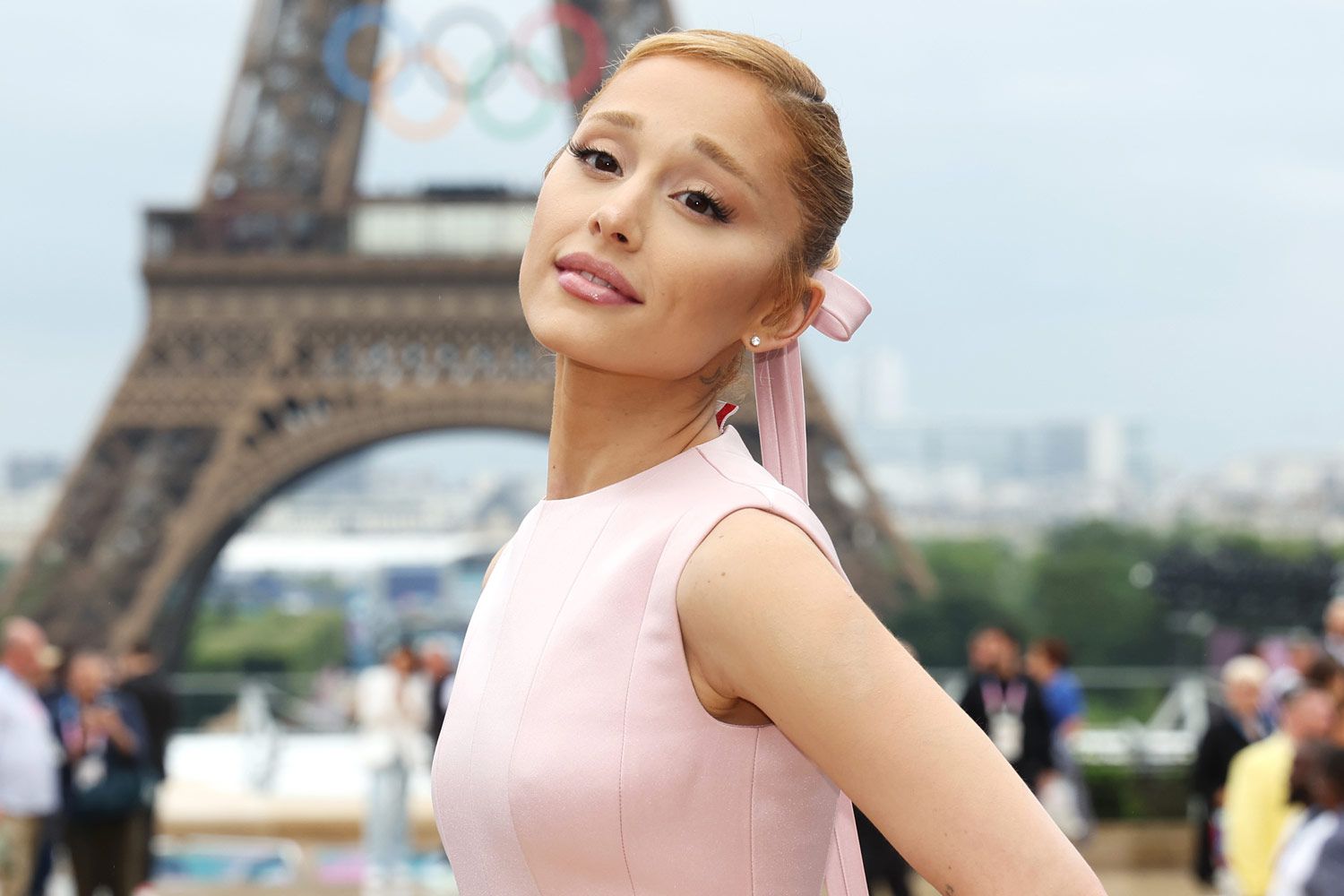 Biografi Ariana Grande, Diva Pop Dunia yang Menginspirasi Generasi Muda